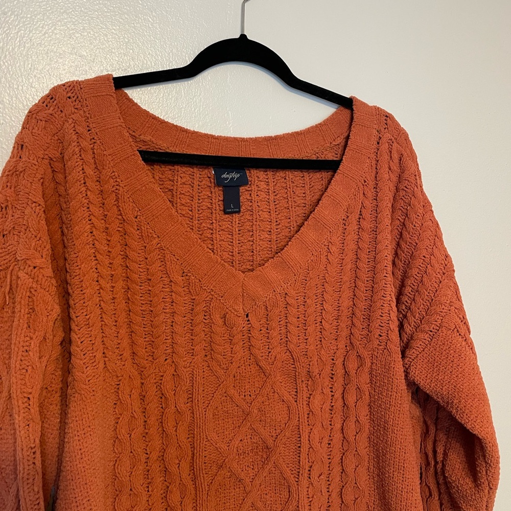 Cozy V-Neck Cable Knit Sweater - burnt Orange - Picture 4 of 4